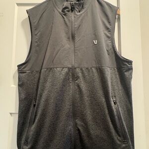 Vuori Men's Charcoal Gray Sunday Element Vest
